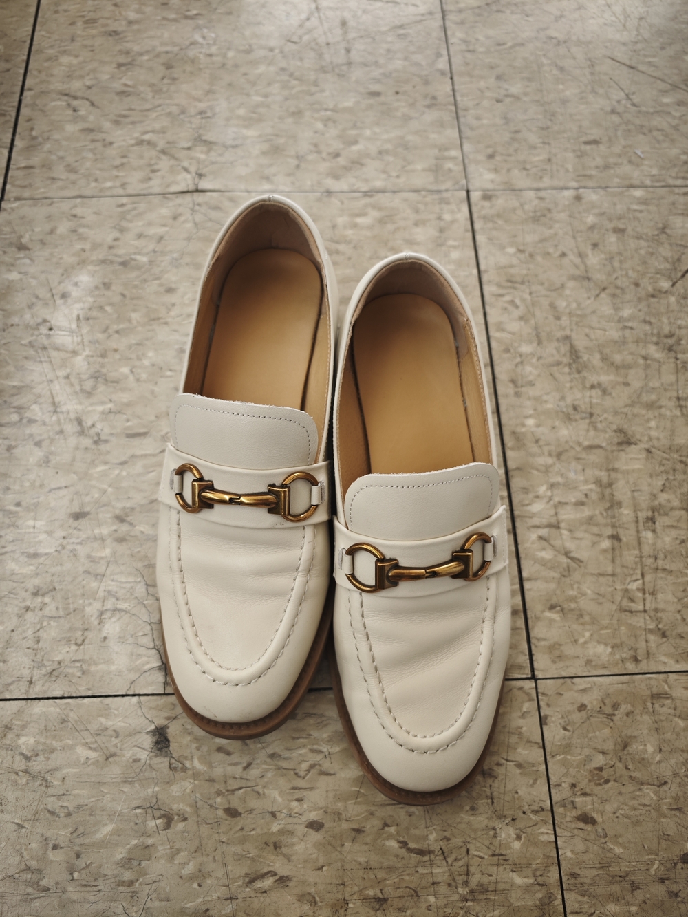 Classic Men's White Leather Loafers with Gold Bit Hardware